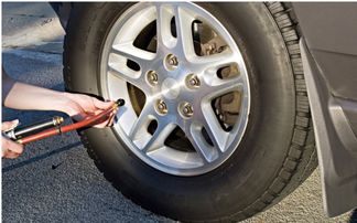 汽车后车胎压多少