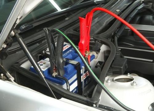 汽车电瓶多少公里掉电 汽车电瓶多少公里掉电