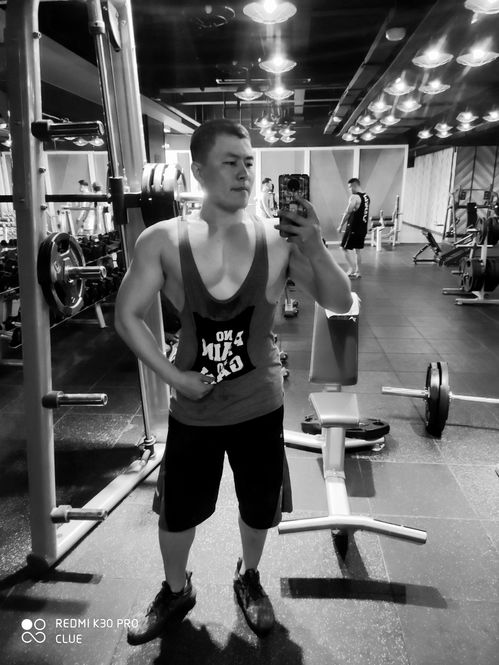 黄轩晒健身照体重仅60公斤