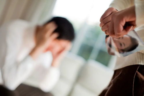 头疼恶心想吐是怎么回事（头疼恶心想吐是怎么回事女性）