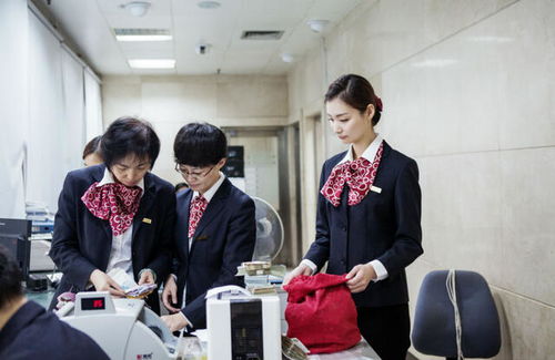 90后银行职员夫妻下班送外卖解压 90后银行职员夫妻下班送外卖解压