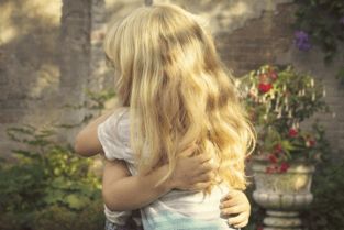 小女孩英文名字(小女孩英文名字大全及寓意) 小女孩英文名字(小女孩英文名字大全及寓意)