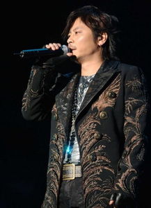 陈楚生参加《歌手》后吃安眠药入睡