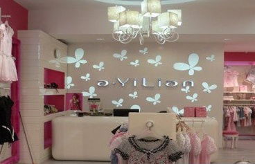 好听的女装店铺名字简约（2025必火女装店名）