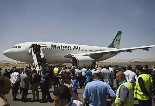 飞机上两乘客互相泼水 航司回应 飞机上两乘客互相泼水 航司回应