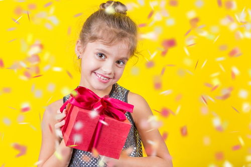 带金的女孩名字(小名带金的女孩名字) 带金的女孩名字(小名带金的女孩名字)