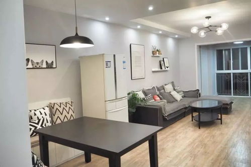 夫妻旅游回家发现客厅爬满蛇 夫妻旅游回家发现客厅爬满蛇