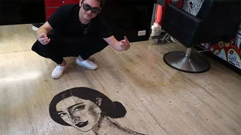 理发师给女孩擦碎发时被指猥亵 理发师给女孩擦碎发时被指猥亵