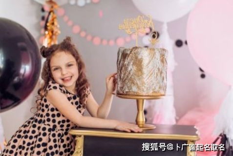唐诗中惊艳的女孩名字（唐诗中女孩最唯美的名字）