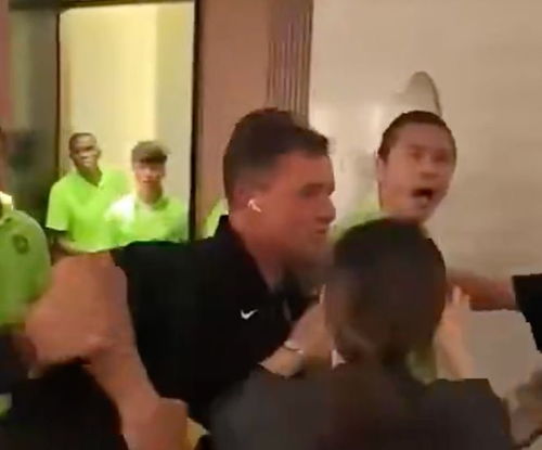 张玉宁为“与球迷起冲突”致歉 张玉宁为“与球迷起冲突”致歉