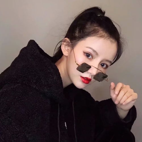 霸气高冷到爆的名字女（女人气质昵称霸气）