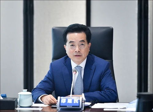 易会满落马!金融圈人士透漏:易会满哥哥曾“借他的名义在浙江金融圈混圈子” 对接企业融资业务 - 今题网