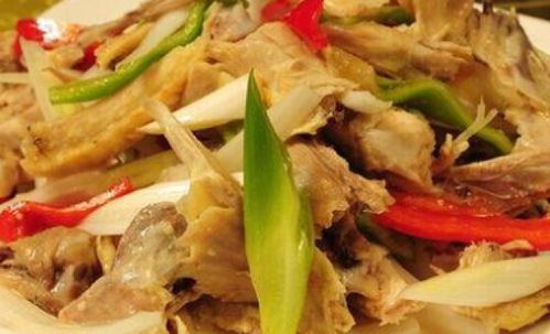 西贝贾国龙:你要说袋装的小牛焖饭牛肉包和椒麻鸡是预制菜,也说的过去 - 今题网