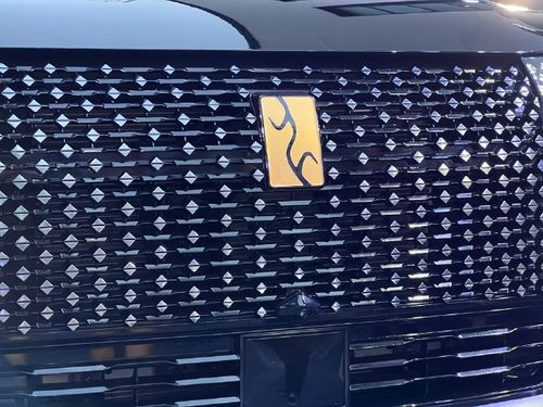 售价128万元起,仰望U8L鼎世版正式上市,标配碳陶刹车盘 - 今题网