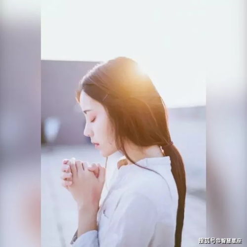 双鱼男一见钟情的星座女(双鱼男对一见钟情的女生怎么做) 双鱼男一见钟情的星座女(双鱼男对一见钟情的女生怎么做)