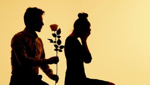 强势男人看到巨蟹女的感受(巨蟹男看到喜欢的女生会怎样) 强势男人看到巨蟹女的感受(巨蟹男看到喜欢的女生会怎样)