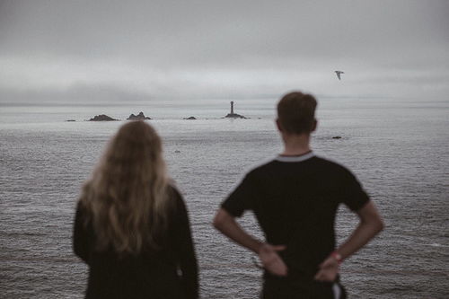 天蝎男看喜欢人的眼神(天蝎男看谁眼神都一样吗) 天蝎男看喜欢人的眼神(天蝎男看谁眼神都一样吗)