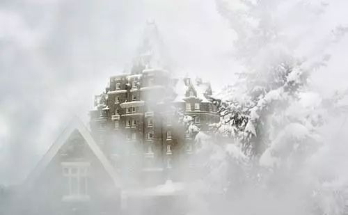 梦见大雪天:雪夜,窗外白茫茫一片,我坐在灯下,想起昨夜的一个梦 梦见大雪天:雪夜,窗外白茫茫一片,我坐在灯下,想起昨夜的一个梦