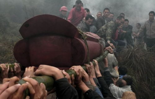 梦见红色棺材出殡:解密梦境,梦见红色棺材与出殡的深层含义 梦见红色棺材出殡:解密梦境,梦见红色棺材与出殡的深层含义