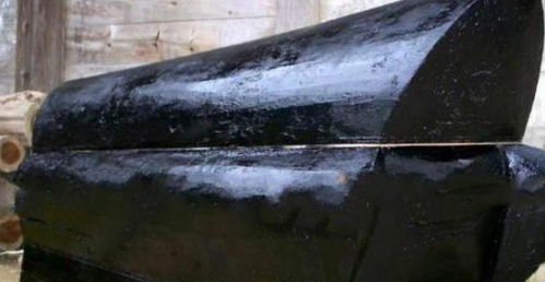 梦见什么颜色的棺材好：梦中棺材的色彩密码，解析不同颜色的隐喻与启示