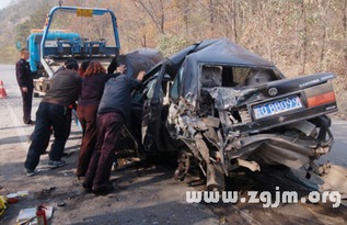 做梦梦见车子被偷了好不好：梦到车被偷，预示着什么？解密梦境中的失窃信号