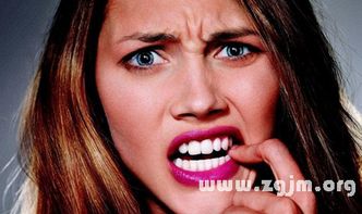 女人梦见自己掉了好几颗牙：女人梦见自己掉了好几颗牙，解密梦境背后的隐藏信息