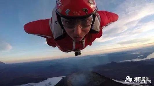 梦见跳伞比赛:飞翔的梦,一场惊心动魄的跳伞比赛 梦见跳伞比赛:飞翔的梦,一场惊心动魄的跳伞比赛