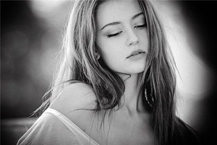 女人梦到头发被剃一半:女人梦到头发被剃一半,解析梦境中的心理隐喻 女人梦到头发被剃一半:女人梦到头发被剃一半,解析梦境中的心理隐喻