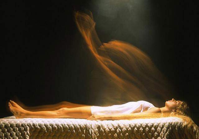 女人梦见死人复活说话:女人梦见死人复活说话,跨越千年的文化密码与当代心理启示 女人梦见死人复活说话:女人梦见死人复活说话,跨越千年的文化密码与当代心理启示