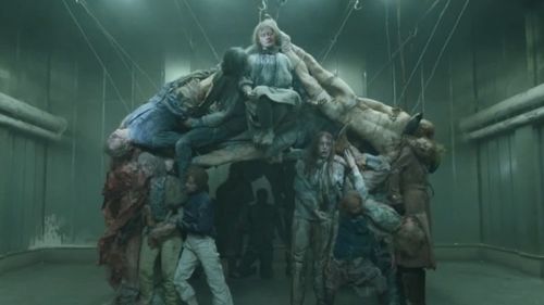 女人梦见藏死人什么预兆：梦中藏尸，解密女性梦境中的死亡预兆