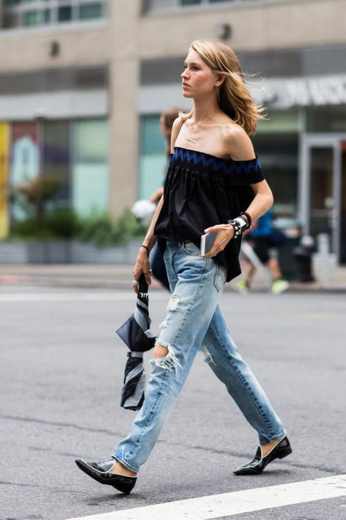 梦见买裤子试穿裤子：梦中试穿裤子，一场潜意识的时尚探索