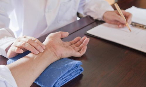 肝胆湿热：中医视角下的肝胆湿热，症状、成因与调理