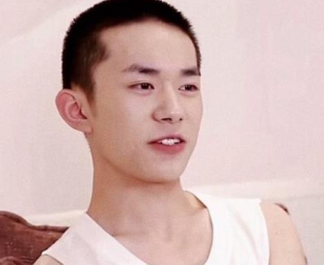 男生如何去除抬头纹:男生必看!告别抬头纹,重塑清爽精神面貌的实用指南 男生如何去除抬头纹:男生必看!告别抬头纹,重塑清爽精神面貌的实用指南