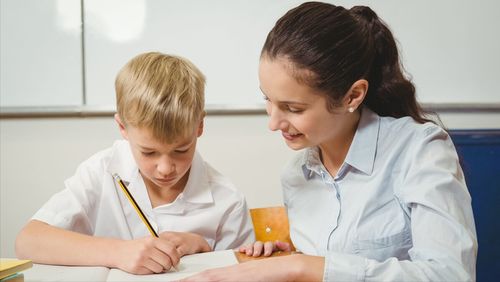 年轻的老师1中字版(年轻的老师4d) 年轻的老师1中字版(年轻的老师4d)