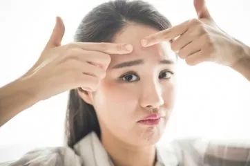 如何判断爆痘还是排毒:痘痘是爆痘还是排毒?教你几个判断小技巧! 如何判断爆痘还是排毒:痘痘是爆痘还是排毒?教你几个判断小技巧!