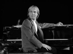 理查德克莱德曼(理查德克莱德曼钢琴曲秋日私语) 理查德克莱德曼(理查德克莱德曼钢琴曲秋日私语)