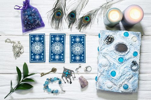 塔罗牌托盘:塔罗牌托盘,神秘学中的实用工具与象征意义 塔罗牌托盘:塔罗牌托盘,神秘学中的实用工具与象征意义