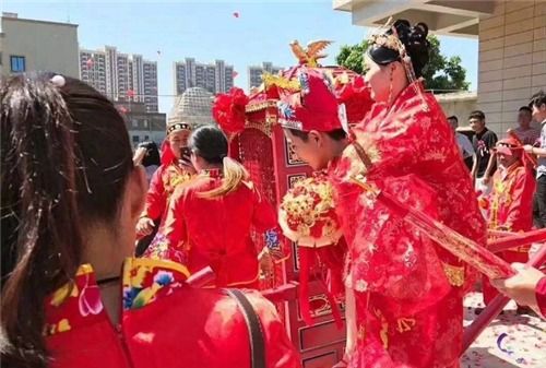 今年三十岁鸡结婚吉日:今年三十岁鸡,婚嫁吉日正当时—传统与现代的完美结合 今年三十岁鸡结婚吉日:今年三十岁鸡,婚嫁吉日正当时—传统与现代的完美结合