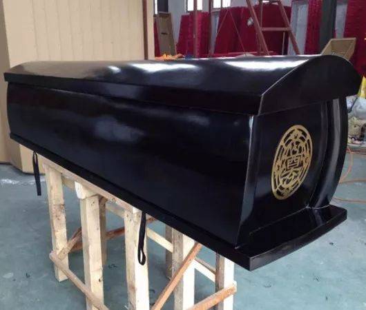 做梦看到棺材了什么意思:梦里看见棺材,预示着什么?解密梦境中的棺材符号 做梦看到棺材了什么意思:梦里看见棺材,预示着什么?解密梦境中的棺材符号