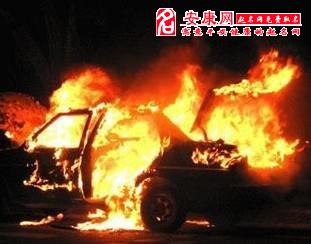 梦见车着火了：梦中惊醒，车着火了，你的潜意识在告诉你什么？