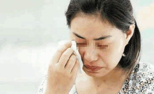 女人梦见掉了一大堆牙：梦里掉牙，被遗忘的女性焦虑