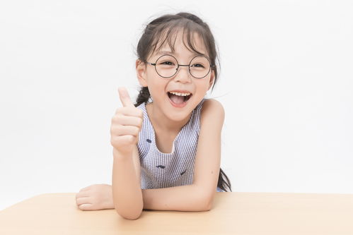 梦见上学的女儿怀孕了：梦中惊醒，女儿还在上学，为何梦见她已怀孕？