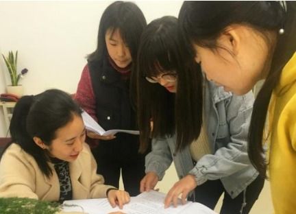 女孩子学什么专业前景比较好（文科生女孩子学什么专业前景比较好）