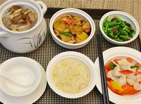 产妇月子餐：科学坐月子，营养月子餐，产后恢复的黄金食谱