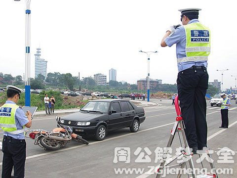 做梦梦到别人出车祸死了是什么意思：梦境中的警示，梦到他人车祸身亡的心理学解读与文化象征