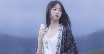 梦见自己白头发很多：梦里白发如霜，一场关于衰老与焦虑的隐喻
