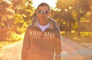 巨蟹座的男人性格特点:巨蟹座男人的性格解码,温柔背后的坚韧与责任 巨蟹座的男人性格特点:巨蟹座男人的性格解码,温柔背后的坚韧与责任