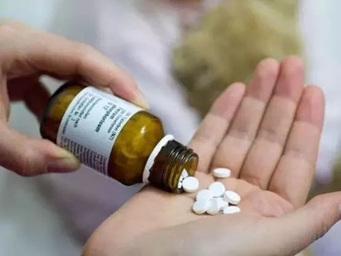 牙龈肿痛吃什么药好得快:牙龈肿痛吃什么药好得快?中西药结合缓解牙痛指南 牙龈肿痛吃什么药好得快:牙龈肿痛吃什么药好得快?中西药结合缓解牙痛指南