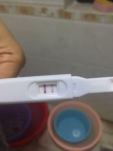 一深一浅但是来例假了:一深一浅,却来了例假?验孕结果解读与应对指南 一深一浅但是来例假了:一深一浅,却来了例假?验孕结果解读与应对指南