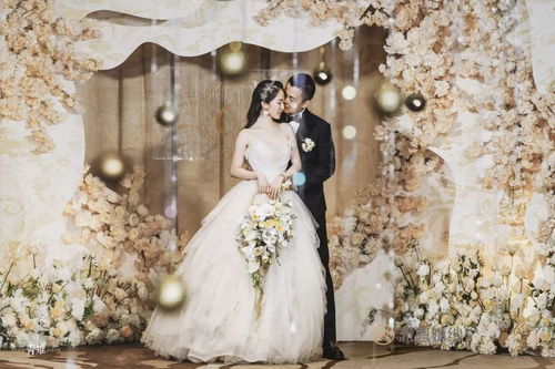 梦见自己穿婚纱结婚:婚纱梦境,潜意识的婚礼仪式与人生转折的隐喻 梦见自己穿婚纱结婚:婚纱梦境,潜意识的婚礼仪式与人生转折的隐喻
